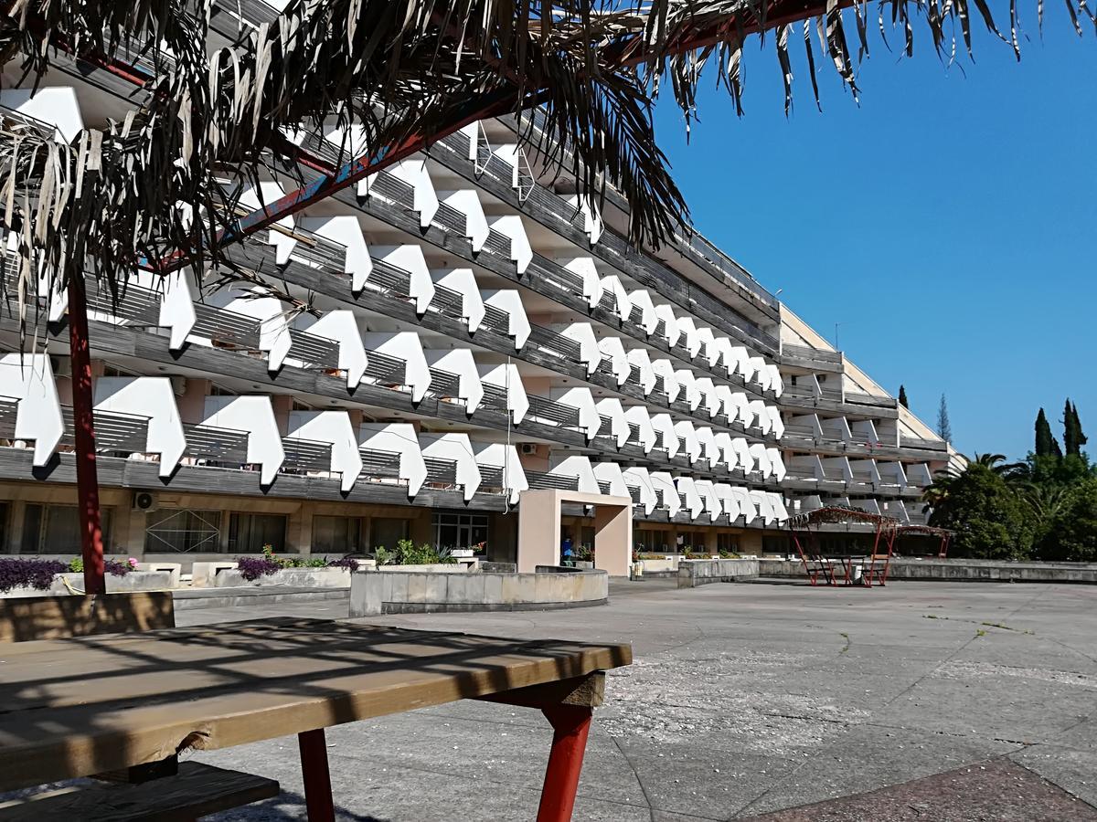 Гостиница Ива Γκάγκρα Εξωτερικό φωτογραφία